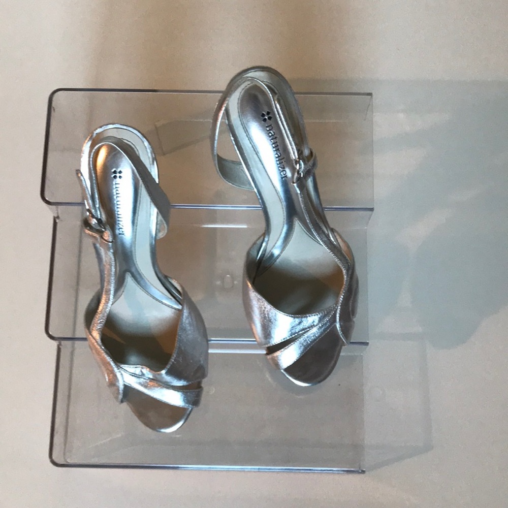 Naturalized-Emery silver- heels-7 1/2W